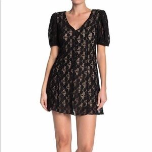 TRINITY MOON
Short Sleeve Circle Lace Dress